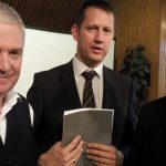 MVGYOSZ. centenáriumi plakett átadása (dr. Nagy Sándor, Fülöp Attila, Pille a díj átadásakor)
